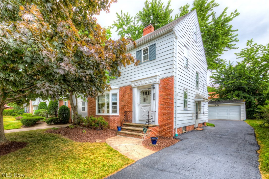Location! Location! Location! Check out this fantastic 4 bedroom home on a quiet tree-lined street in University
Heights. This home is point-of-sale compliant and ready for you to move right in. The large bedrooms and finished
3rd floor make this a perfect home for you. The backyard is private with large shade trees and a lovely deck,
perfect for entertaining or just relaxing after a long day. You will not want to miss this great home.