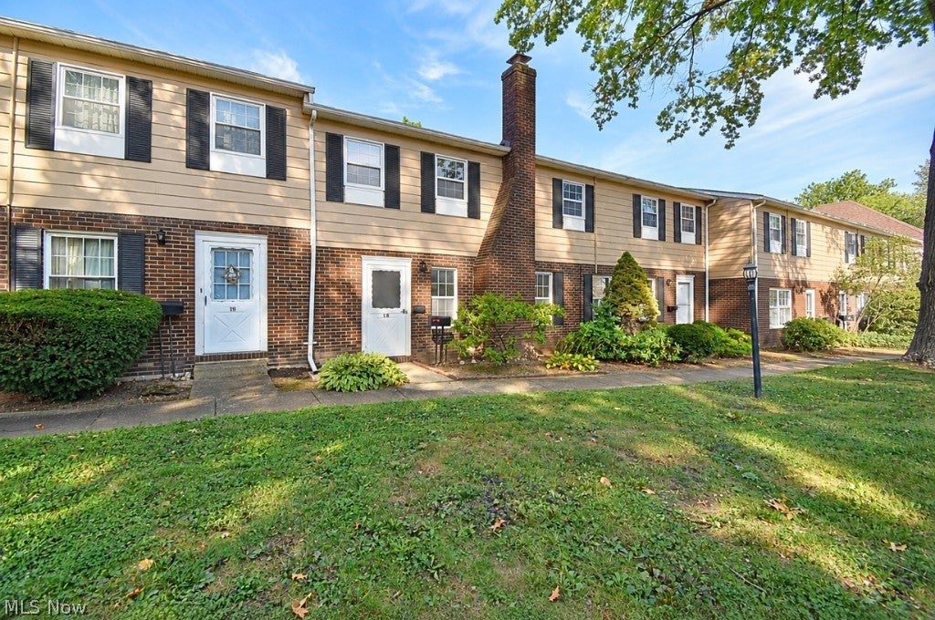 8240 Deepwood Boulevard 7-18