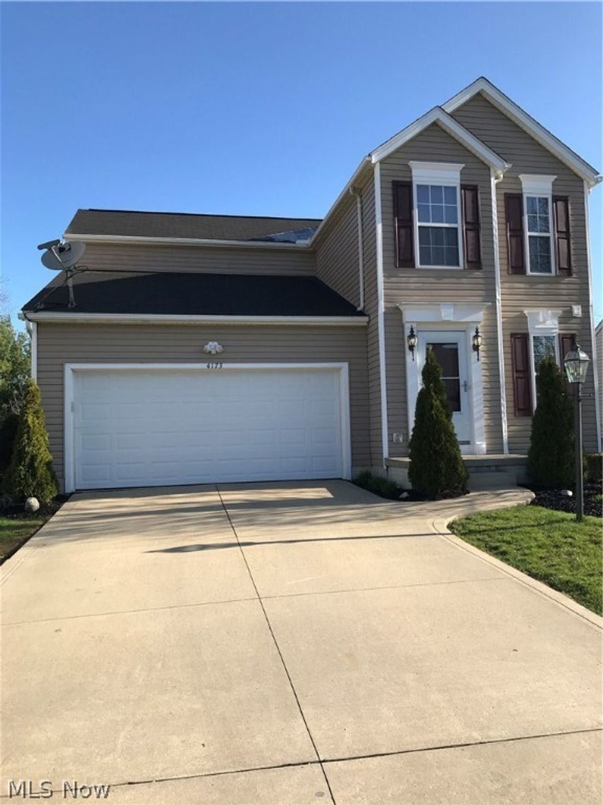 Great House to call HOME. Well thought out floor plan with large Kitchen with breakfast bar into the Morning/Sun Room, Middle Island with breakfast bar, Pantry, Hardwood Floors, and tons of counter space. 1/2 Bath off foyer and Large Laundry room. Master bedroom with walk-in closet, Large master bath with makeup vanity and extra large shower. Ceiling fans in all bedrooms and Great room. Finished basement with Rough-in 1/2 bath and plenty of storage areas. Large deck off Morning room. Area boast a walking trail, playground, close to shopping, Mapleside farms and freeways.