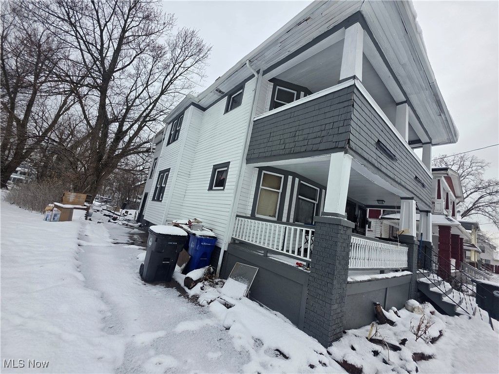 Photo of 626 E 130th Street, Cleveland, OH 44108 (MLS # 5184300)