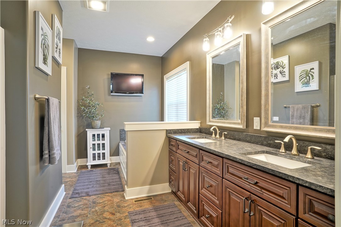 Kings Ridge Ph Five - Residential
