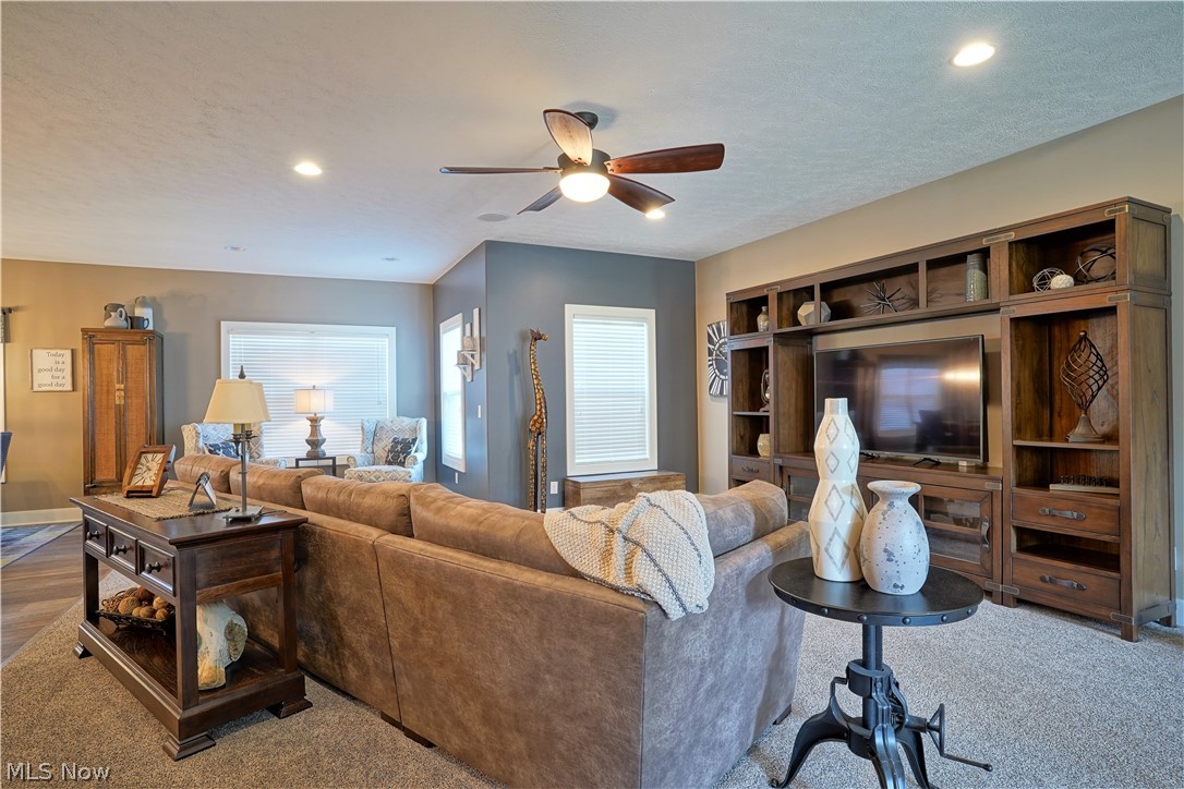 Kings Ridge Ph Five - Residential