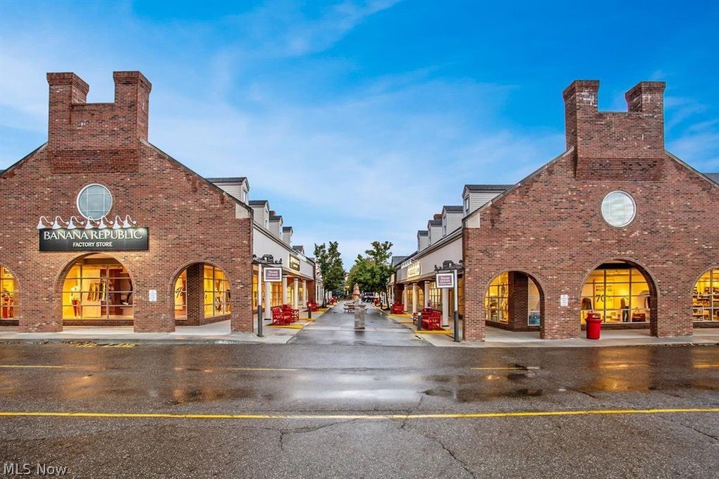 Villas of Meadow View - Residential