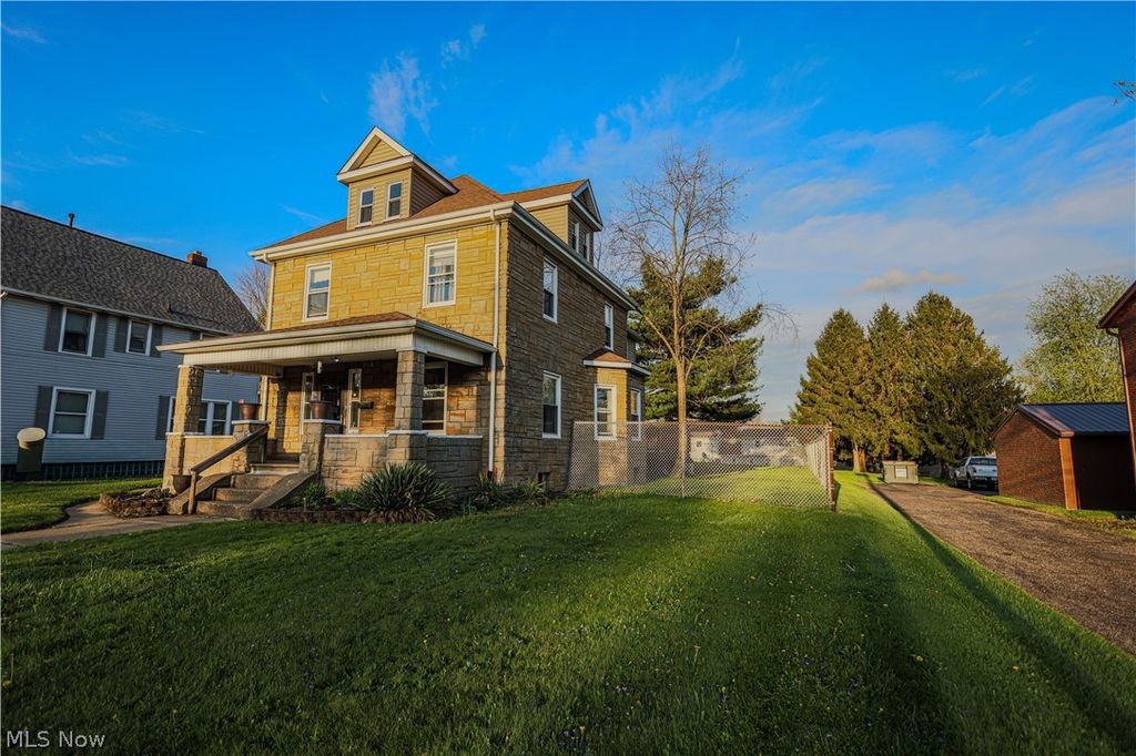 Photo of 1118 N Chapel Street, Louisville, OH 44641 (MLS # 5202323)