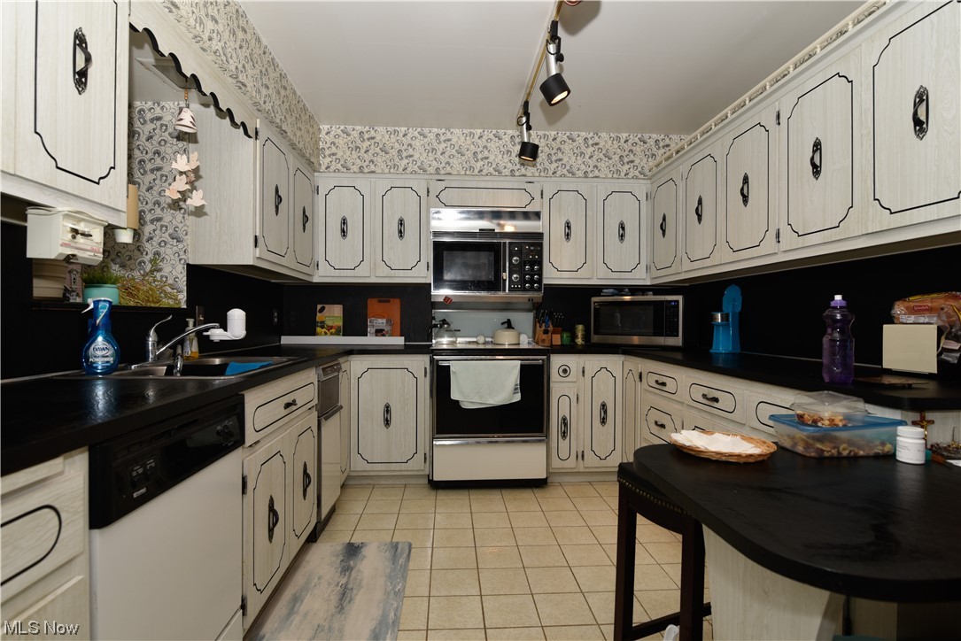 Compass South Condo C - Residential