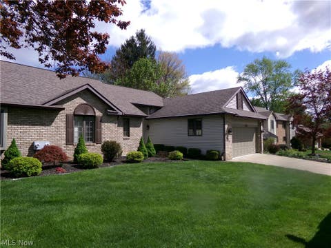 Condo For Sale - 4911 Pond Drive<br/> Stark County, North Canton, OH 44720