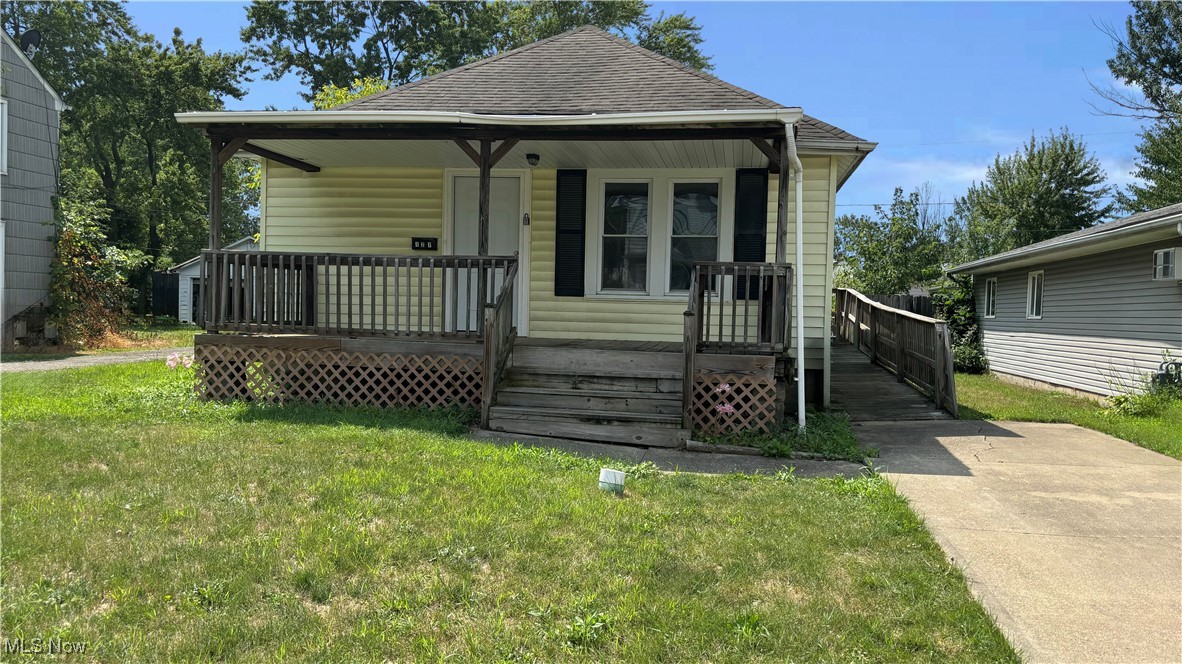 View Elyria, OH 44035 house