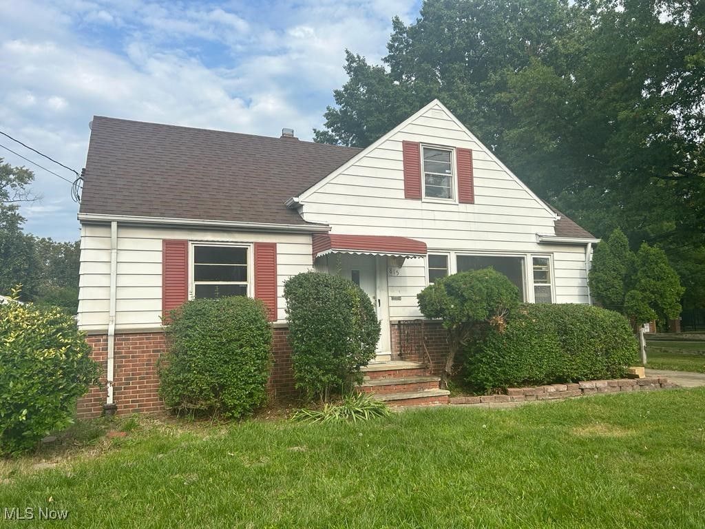 Photo of 815 Babbitt Road, Euclid, OH 44123 (MLS # 5174343)