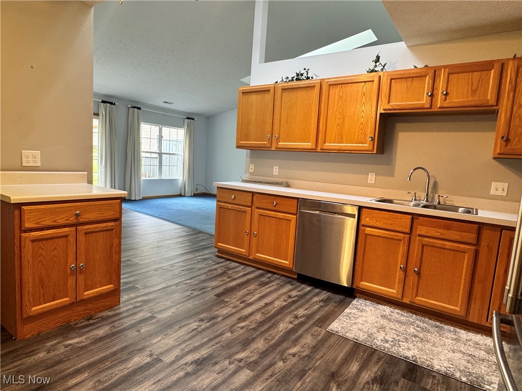 Brambly Hedge Knoll Condo - Residential