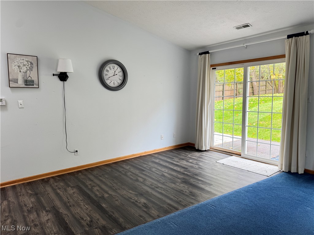 Brambly Hedge Knoll Condo - Residential