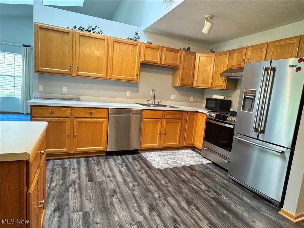 Brambly Hedge Knoll Condo - Residential