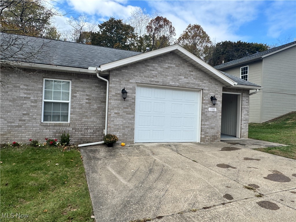 Brambly Hedge Knoll Condo - Residential