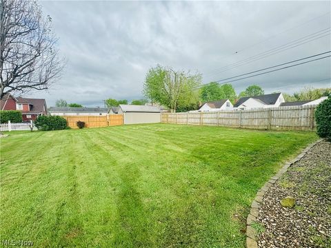 Tiny photo for 711 Victoria Avenue Ave, Williamstown, WV 26187 (MLS # 5202653)