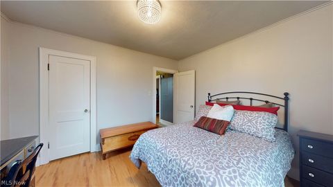 Tiny photo for 711 Victoria Avenue Ave, Williamstown, WV 26187 (MLS # 5202653)