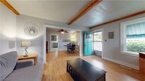 Tiny photo for 711 Victoria Avenue Ave, Williamstown, WV 26187 (MLS # 5202653)