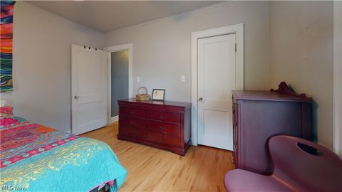 Tiny photo for 711 Victoria Avenue Ave, Williamstown, WV 26187 (MLS # 5202653)