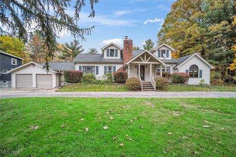 4125 Giles Road Moreland Hills, OH 44022