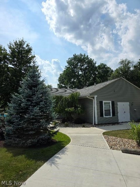 Condo For Rent - 9997 Independence Drive<br/> Cuyahoga County, North Royalton, OH 44133