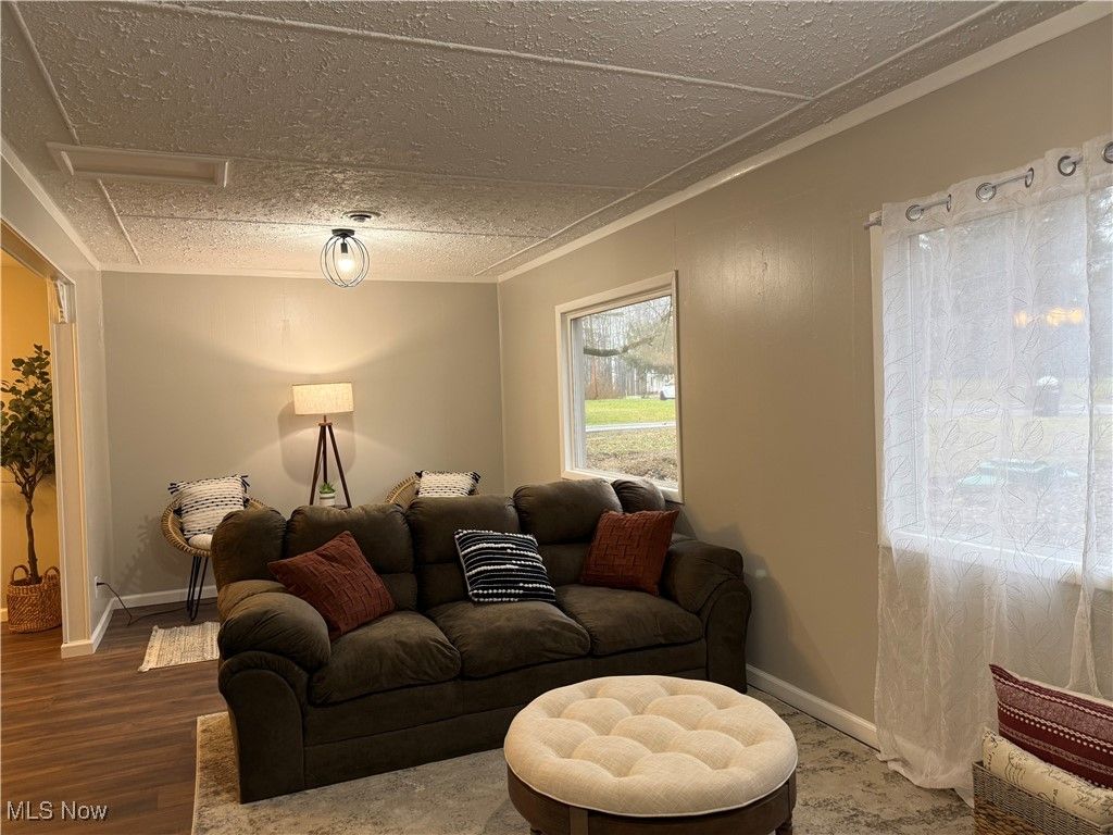 Photo of 922 Johnson Plank Road NE, Warren, OH 44481 (MLS # 5178399)