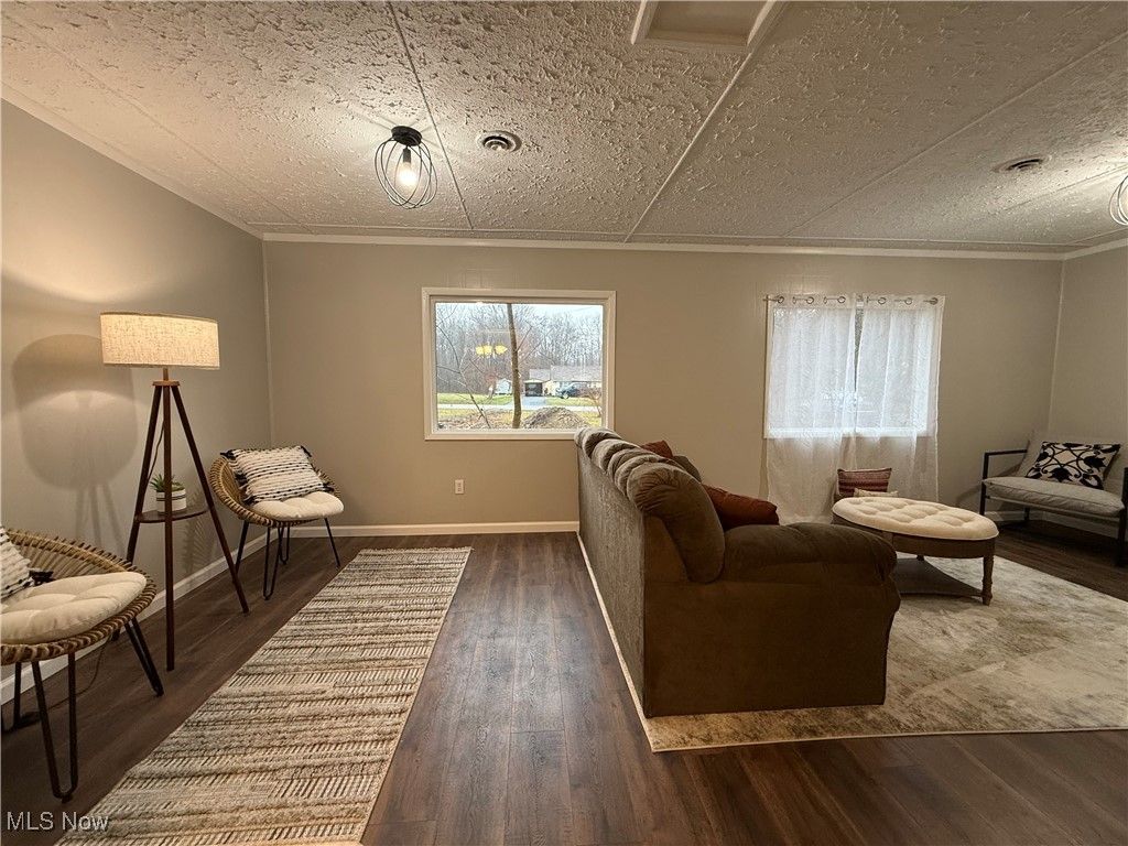 Photo of 922 Johnson Plank Road NE, Warren, OH 44481 (MLS # 5178399)