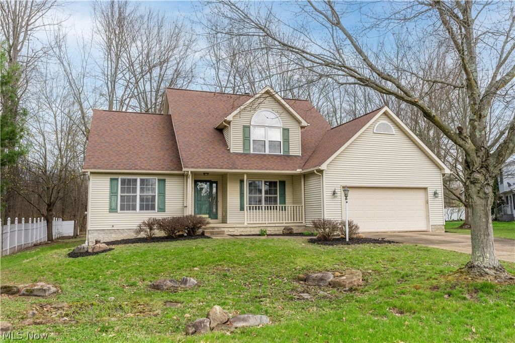 Photo of 2041 Old Elm Street NE, Canton, OH 44721 (MLS # 5198230)