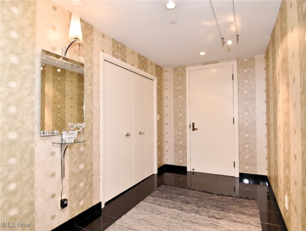 27500 Cedar Road 305