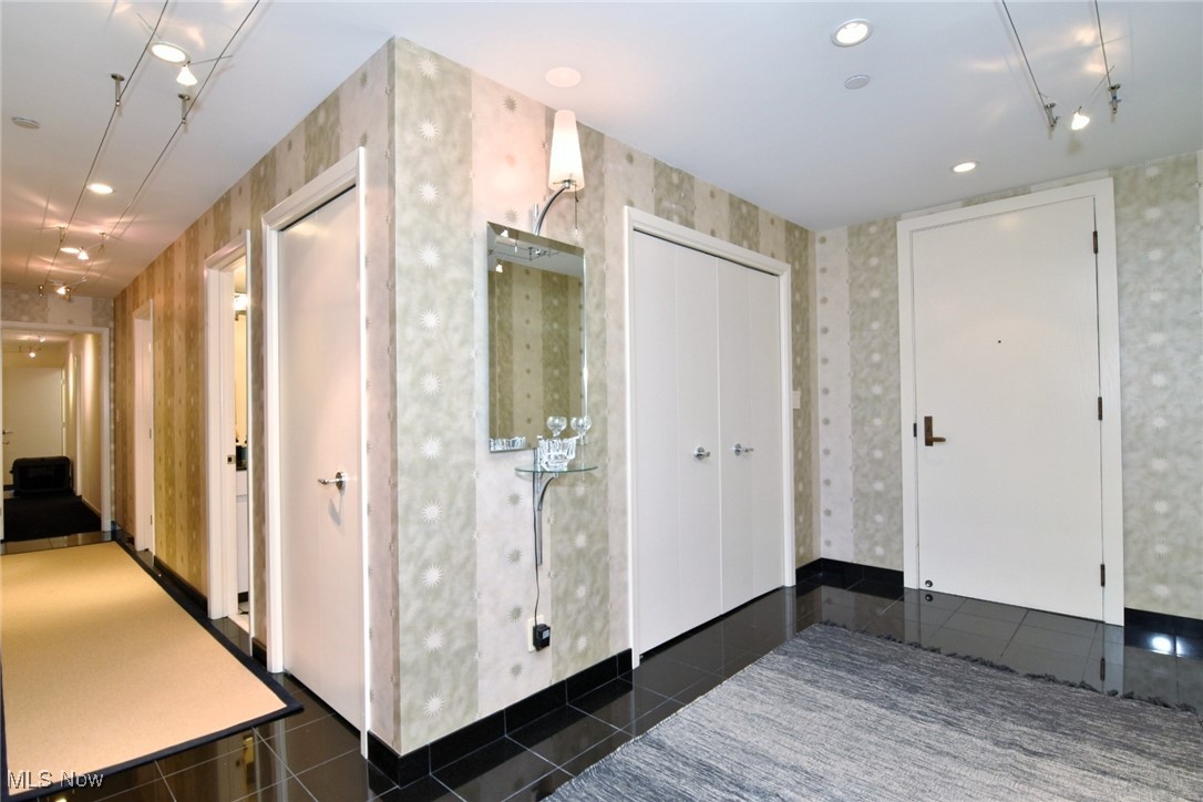 27500 Cedar Road 305