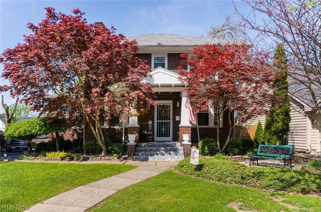 Photo of 431 Roselawn Avenue NE, Warren, OH 44483 (MLS # 5204425)