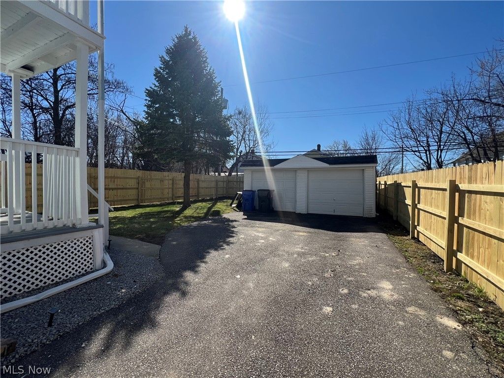 Photo of 14208 Kingsford Avenue, Cleveland, OH 44128 (MLS # 5210676)