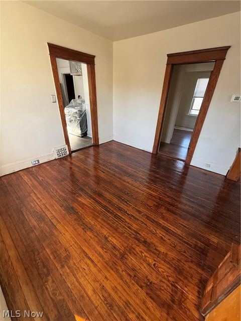 Tiny photo for 14208 Kingsford Avenue, Cleveland, OH 44128 (MLS # 5210676)