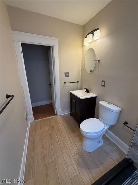 Tiny photo for 14208 Kingsford Avenue, Cleveland, OH 44128 (MLS # 5210676)