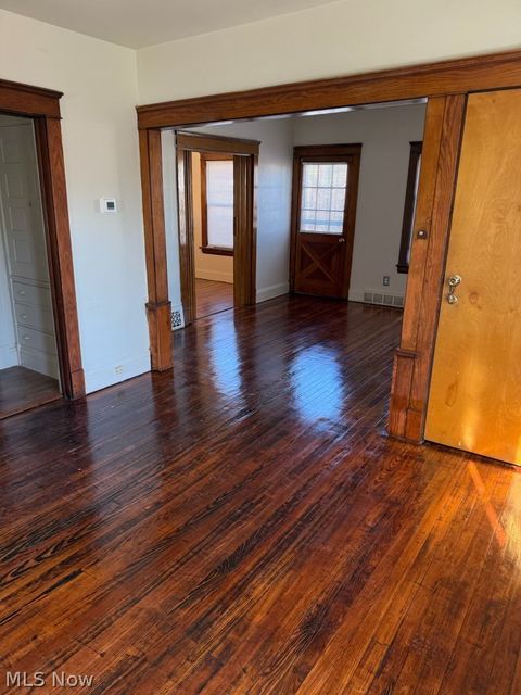 Tiny photo for 14208 Kingsford Avenue, Cleveland, OH 44128 (MLS # 5210676)