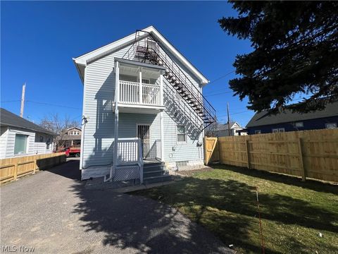 Tiny photo for 14208 Kingsford Avenue, Cleveland, OH 44128 (MLS # 5210676)