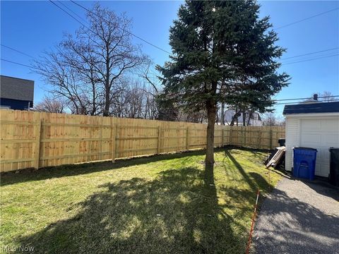 Tiny photo for 14208 Kingsford Avenue, Cleveland, OH 44128 (MLS # 5210676)