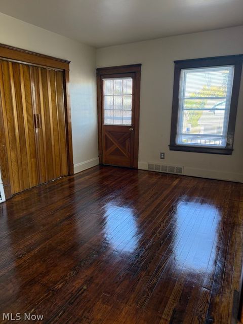 Tiny photo for 14208 Kingsford Avenue, Cleveland, OH 44128 (MLS # 5210676)