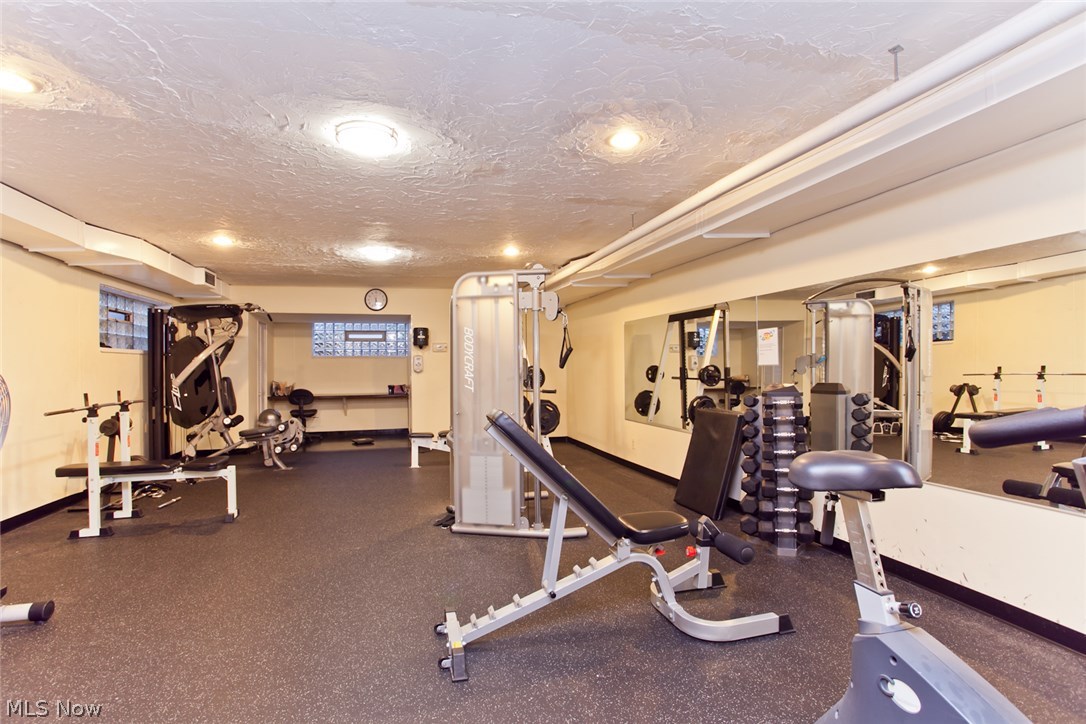 Lake House Condo - Residential