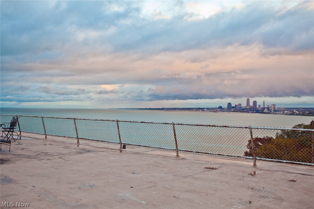 Lake House Condo - Residential