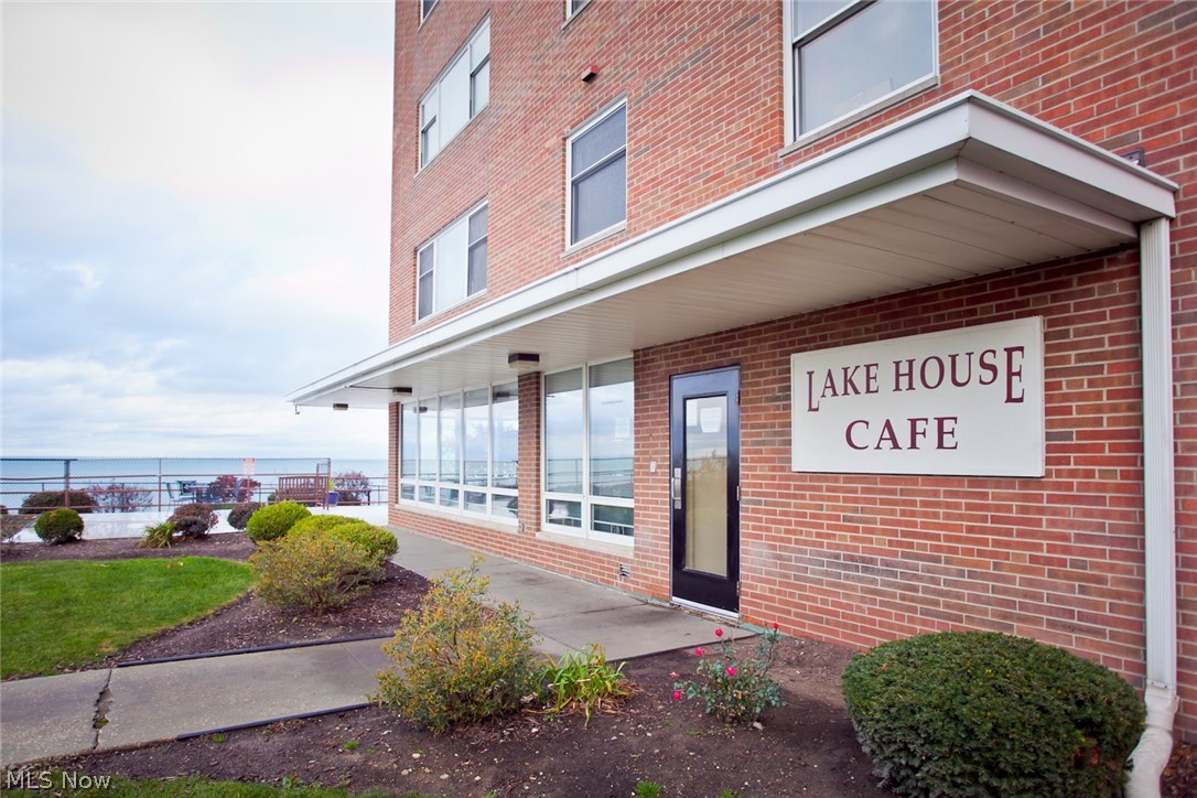 Lake House Condo - Residential