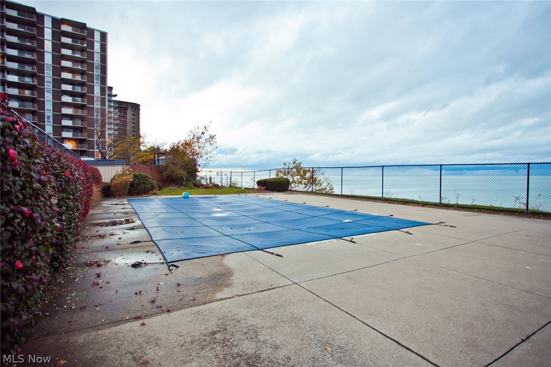 Lake House Condo - Residential