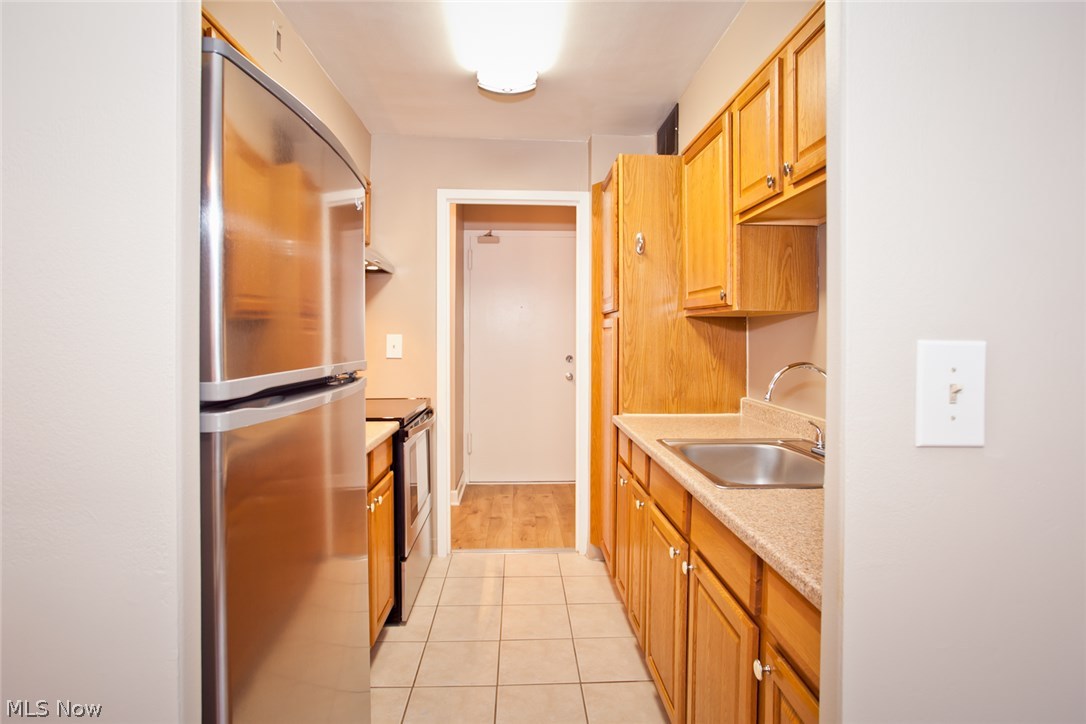 Lake House Condo - Residential