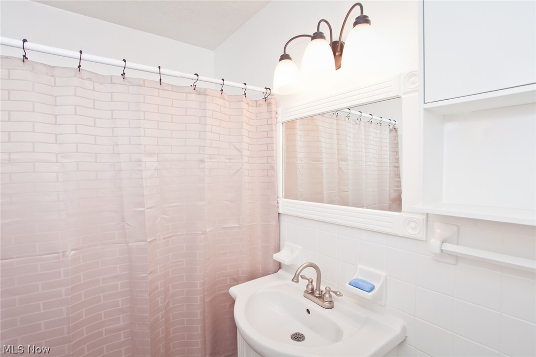 Lake House Condo - Residential