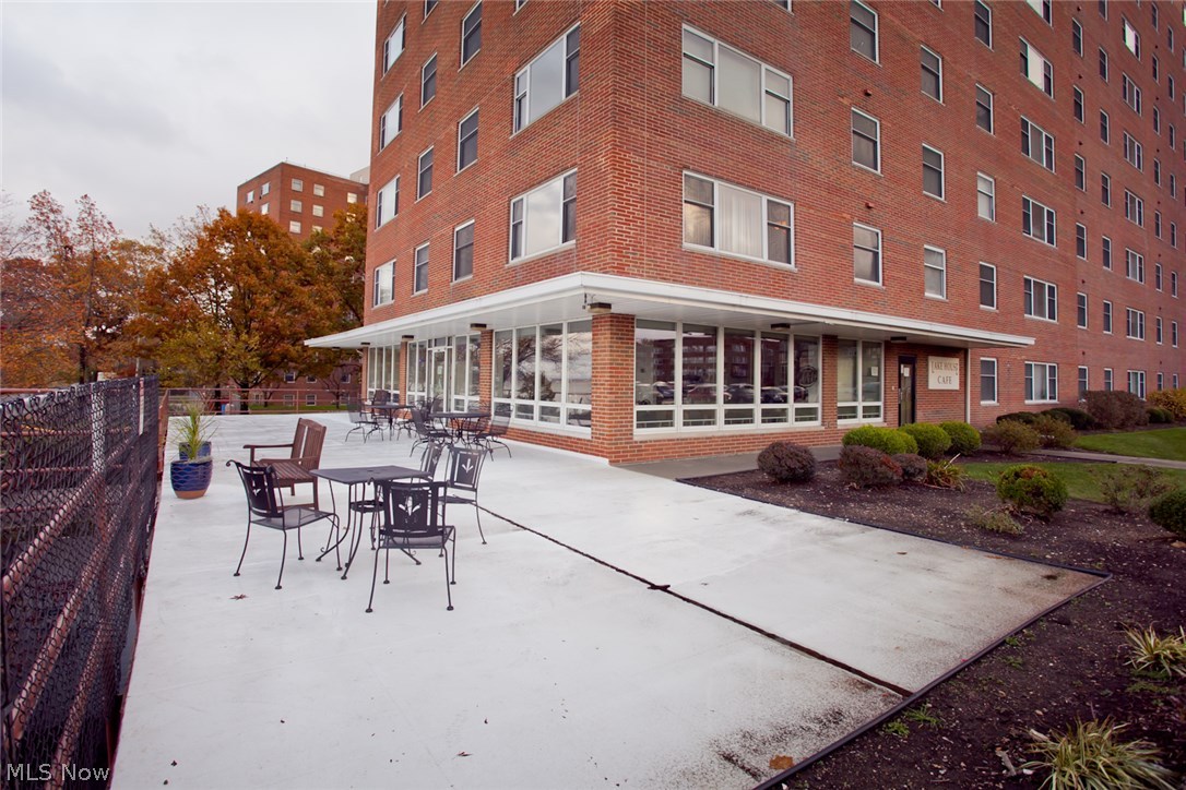 Lake House Condo - Residential