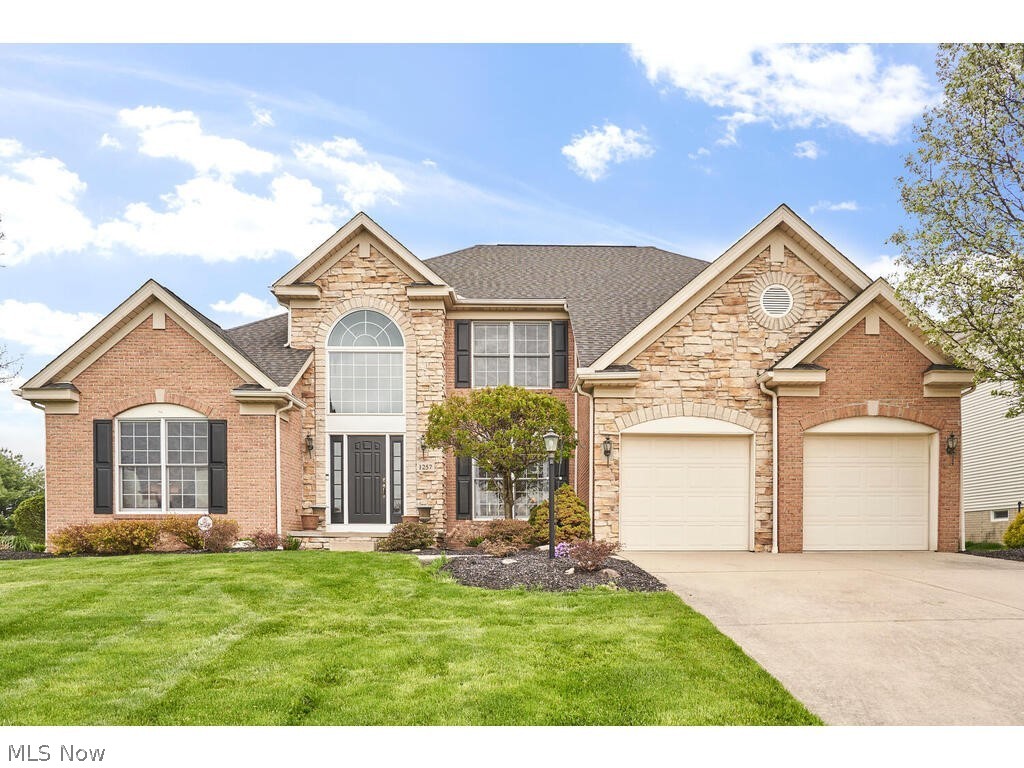 Welcome to 1257 Muchney Circle Akron Oh. This is a lovely first floor master located in Hyde Park
