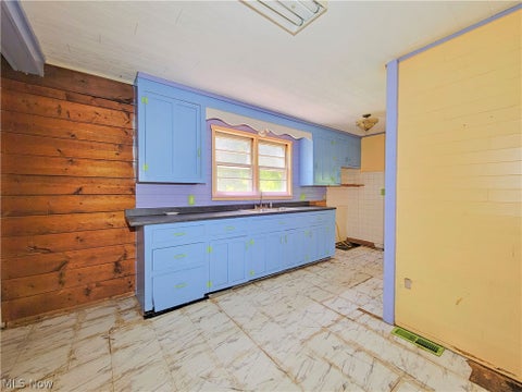 Tiny photo for 333 Old Saint Marys Pike, Parkersburg, WV 26104 (MLS # 5240100)