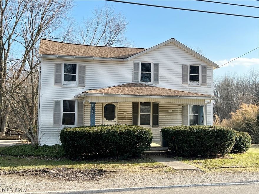 Great new investment opportunity in New Franklin.  This century home is ready for someone to come in and make it their own.  With a little TLC and imagination, this property would make a great first home, rental, or flip project.  In a market like this, it's not going to last long, so make sure that you call for your private showing today!