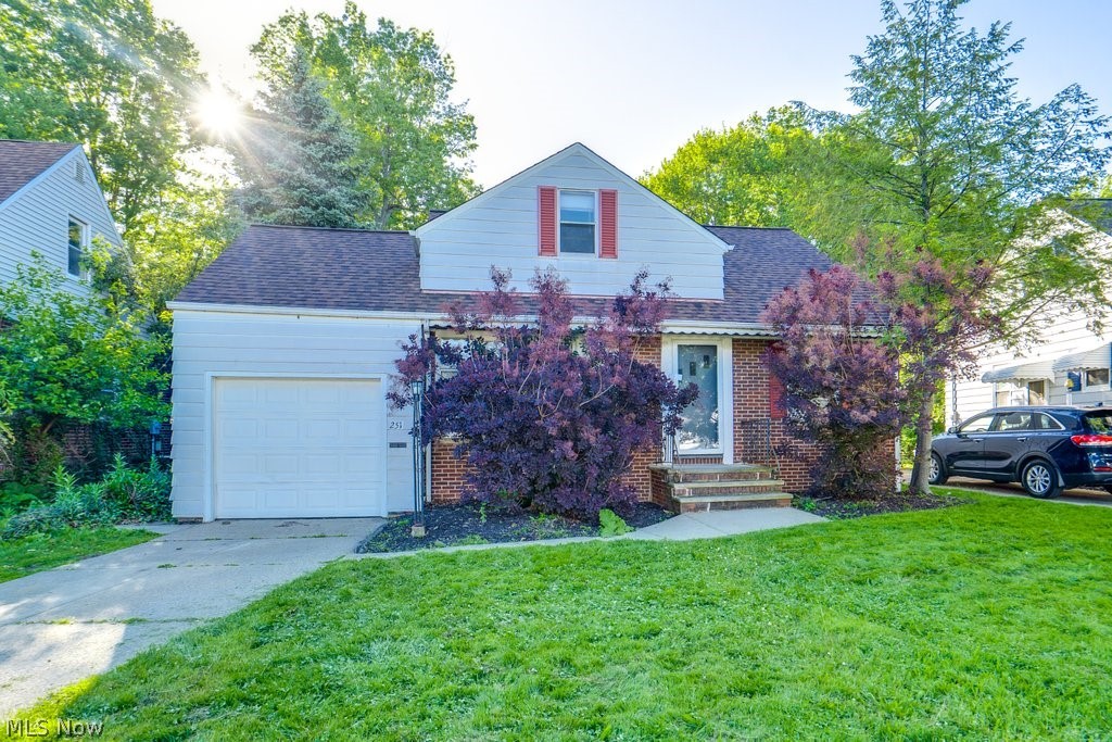 251 E 286th Street