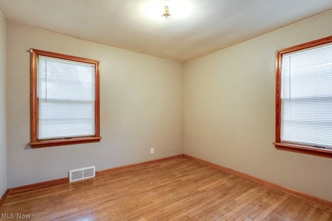 Tiny photo for 251 E 286th Street, Willowick, OH 44095 (MLS # 5216845)