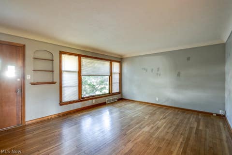 Tiny photo for 251 E 286th Street, Willowick, OH 44095 (MLS # 5216845)