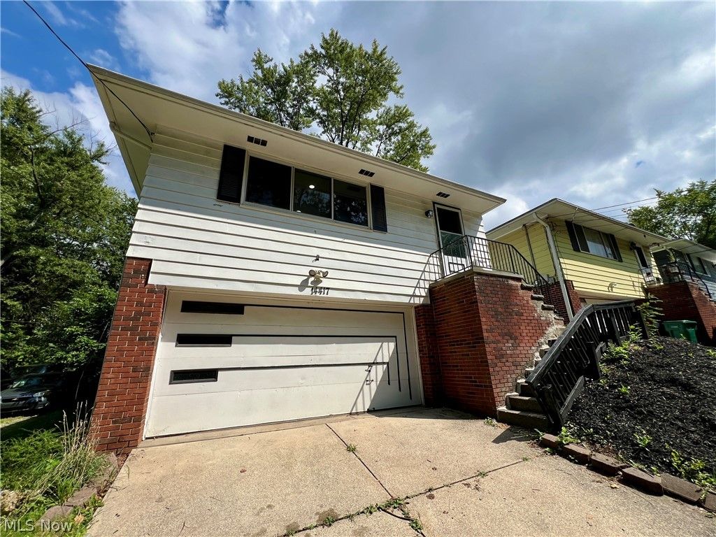 Photo of 14417 Maple Avenue, Maple Heights, OH 44137 (MLS # 5205808)