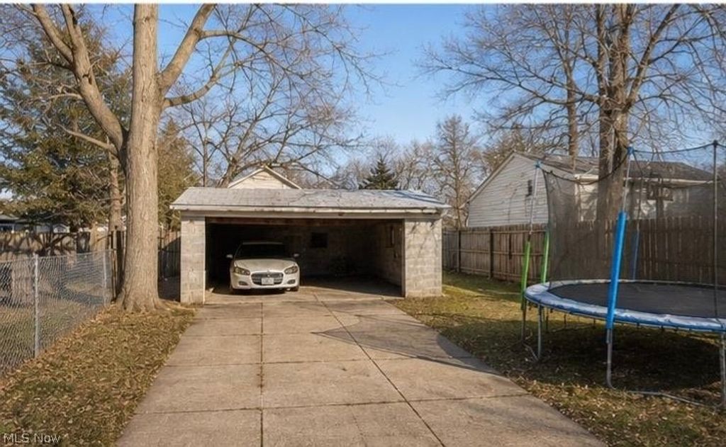 Photo of 7610 Dearborn Avenue, Cleveland, OH 44102 (MLS # 5207568)